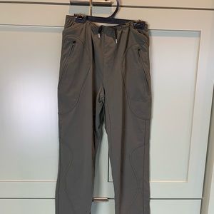 Paskho travel pants with pockets and a great fit